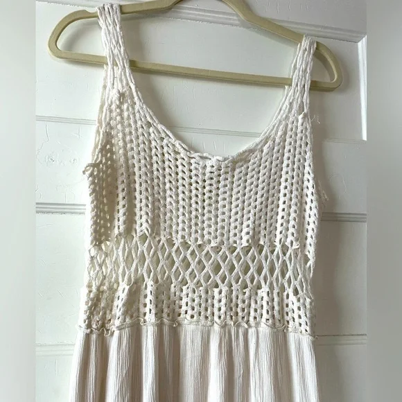 Lovestitch crochet and crepe flowy boho maxi dress size S. Perfect for summer! - Picture 3 of 6